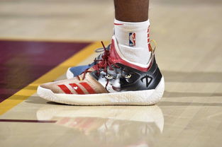 红色旋风席卷赛场，欧文专属Kyrie 4 PE惊艳亮相