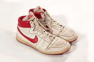 历史性时刻 迈克尔·乔丹新秀赛季比赛用鞋以71,553美元高价拍出